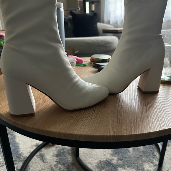 Elegant White Women's Boots - Picture 1 of 1